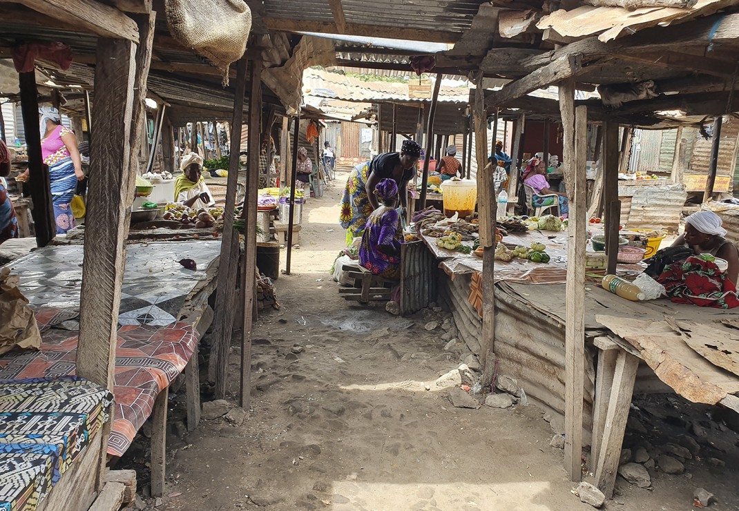 Ontdek het mooie Gambia. Van een weekmarkt...